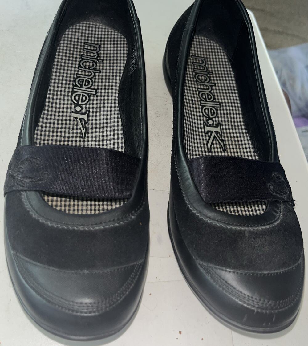 Michelle . K Skechers Designed by Michelle Kelchak Y2K Women's Sz 8 Flat Shoes